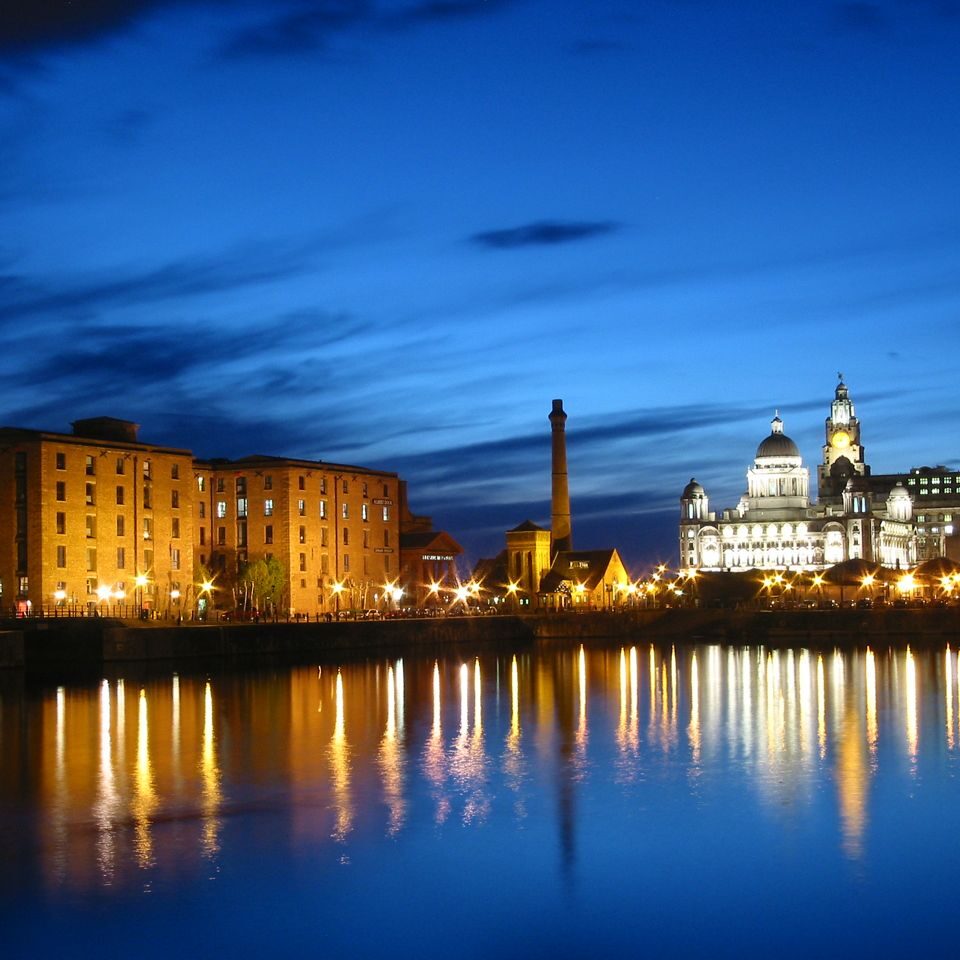 Albert_dock_at_night